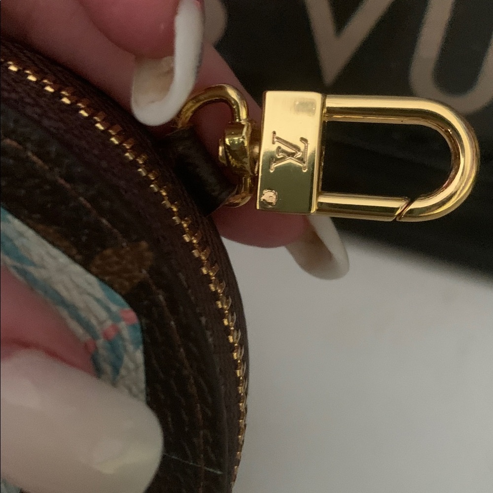 Vivienne monogram coin purse/bag charm keychain - Picture 8 of 9